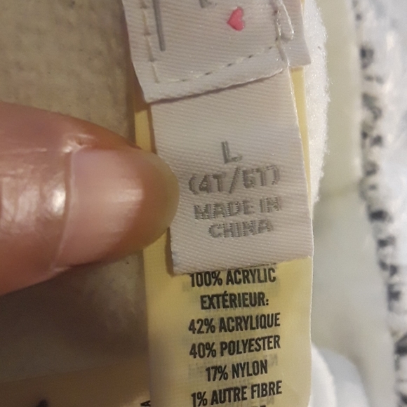 Child Place bold heart, rainbow, and star hat - Picture 4 of 9